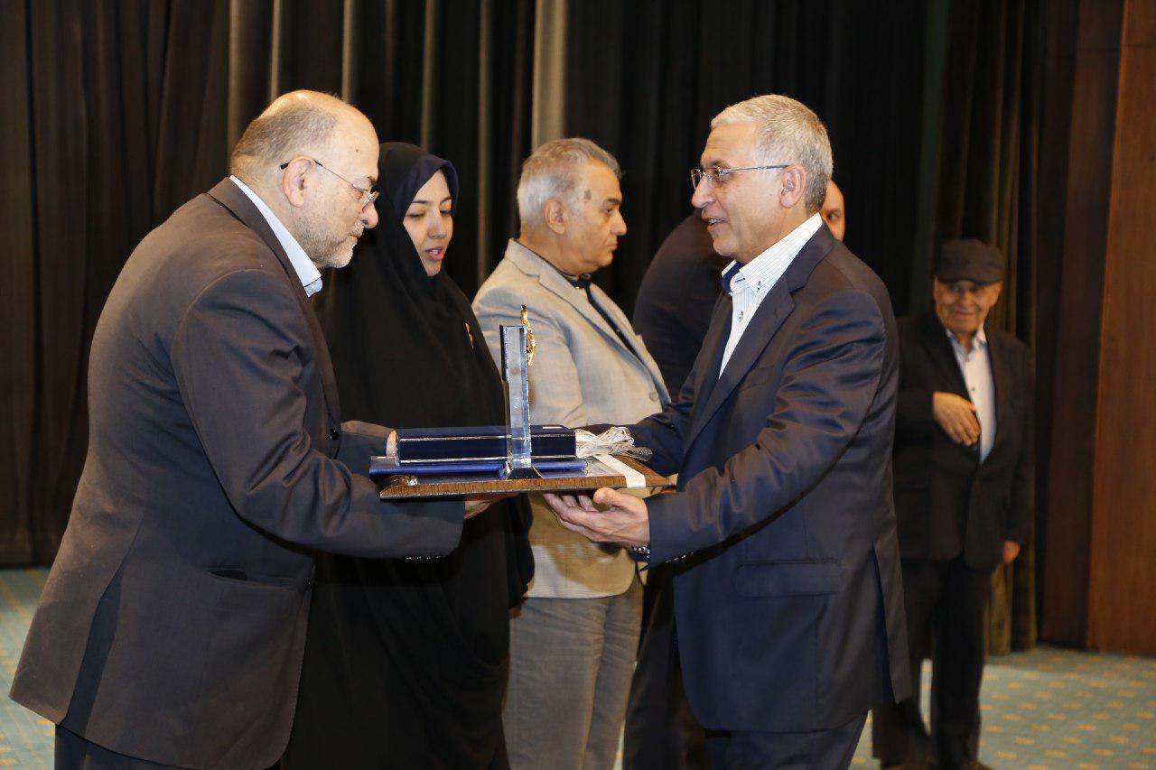 اهدای جایزه ملی سرآمدان اقتصاد ایران به شرکت پتروشیمی زاگرس