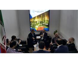 دیدار سرکنسول سفارت ج.ا.ایران در کشور هندوستان از غرفه شرکت پتروشیمی زاگرس